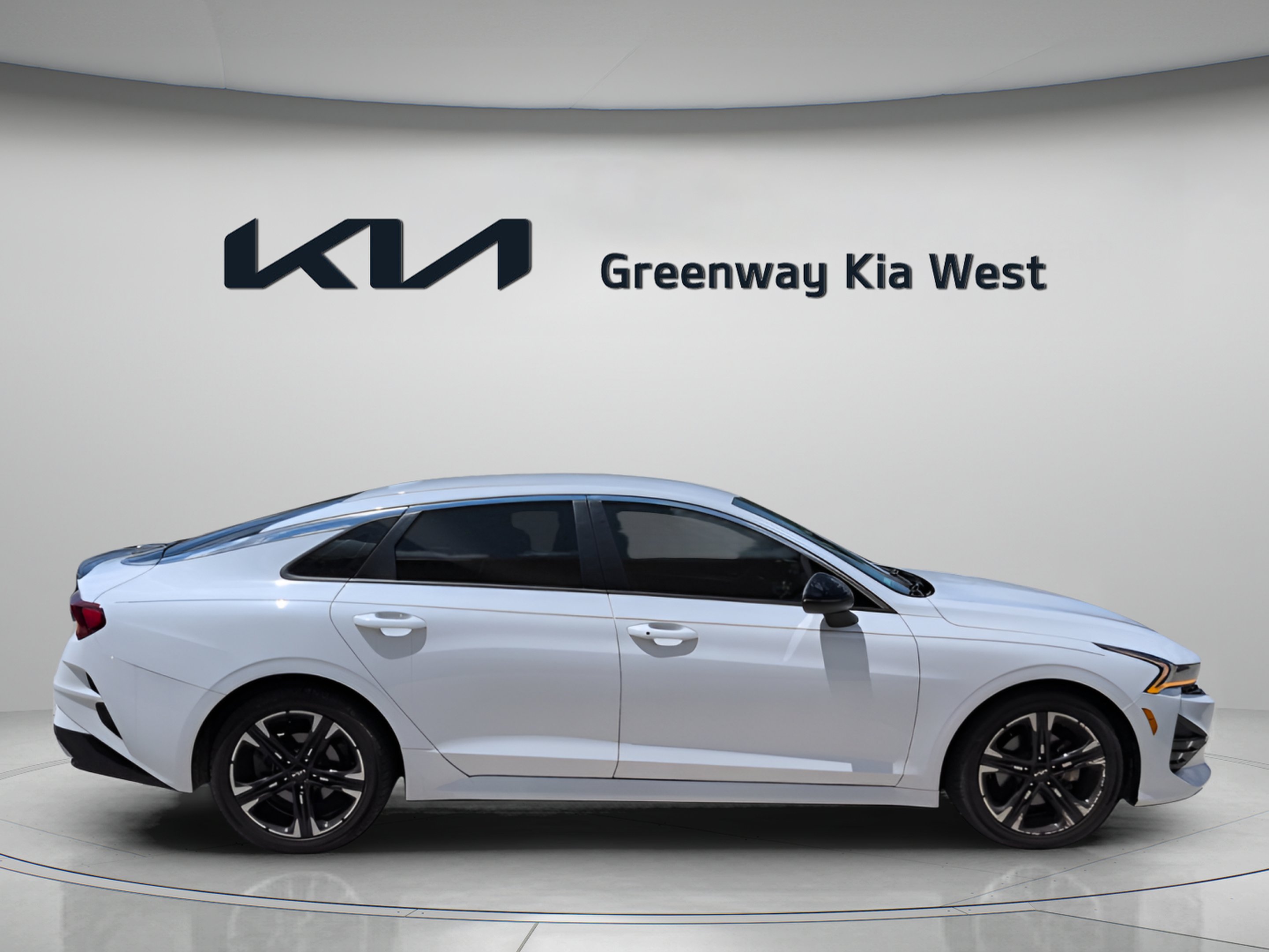 Certified Used 2022 Glacial White Pearl Kia GT-Line image 9