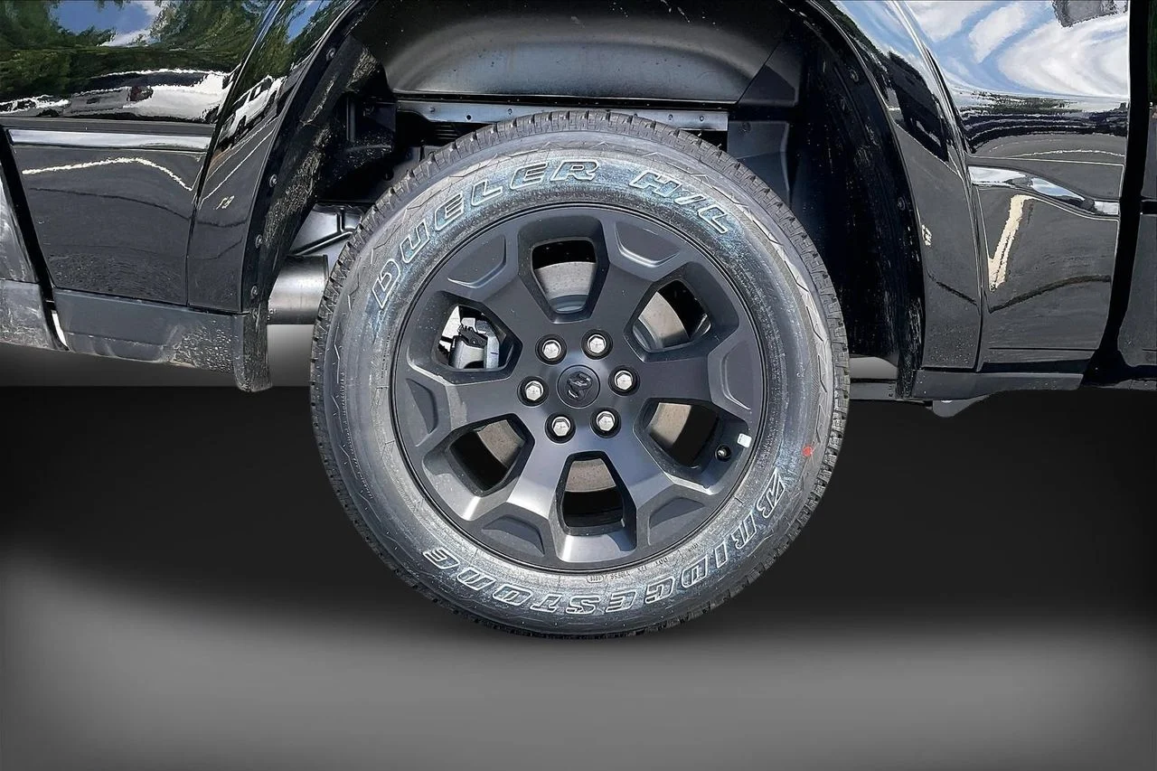 New 2026 Diamond Black Crystal Pearlcoat RAM Big Horn/Lone Star image 31