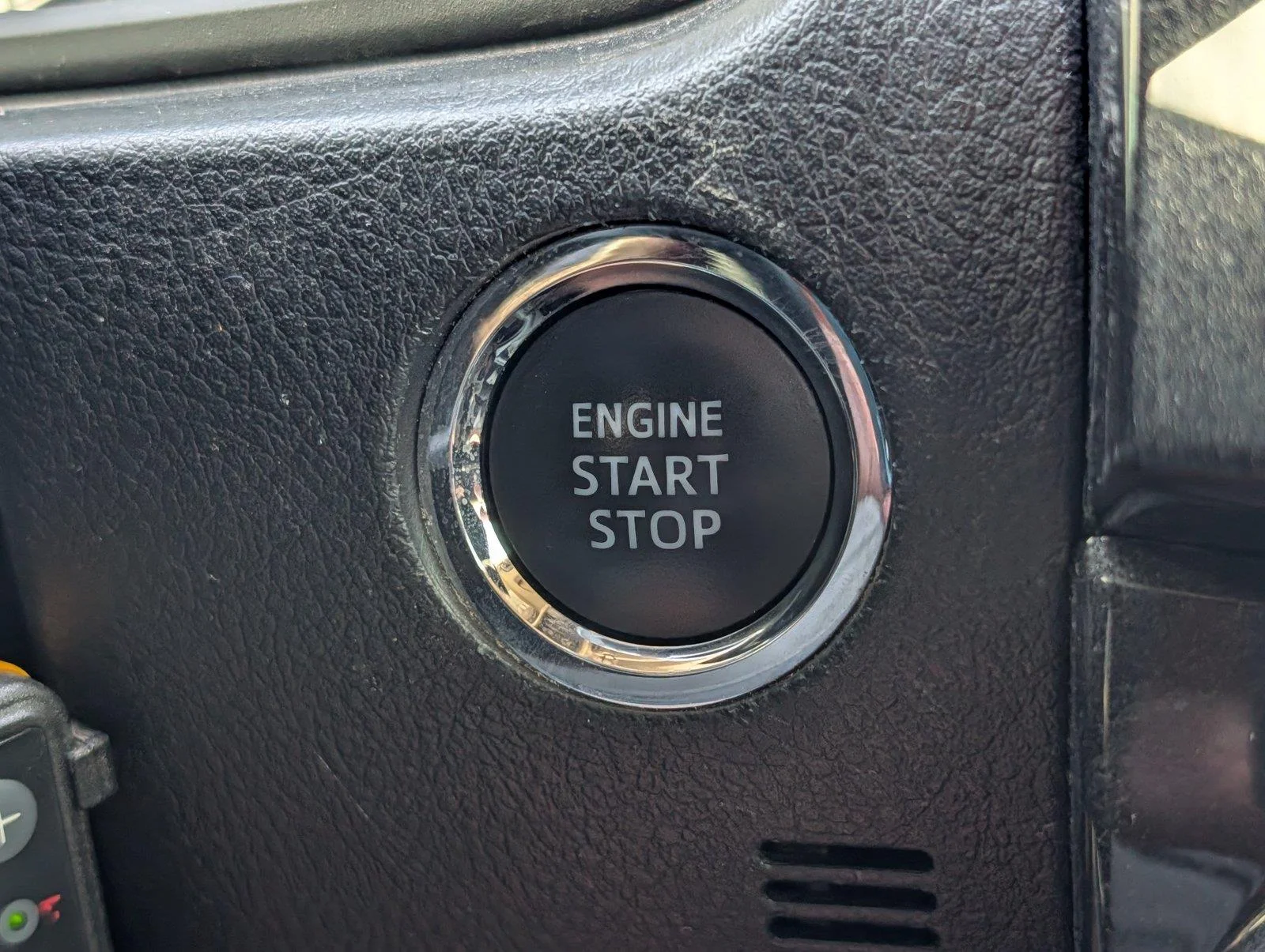 Used 2020 Midnight Black Metallic Toyota Venture image 26