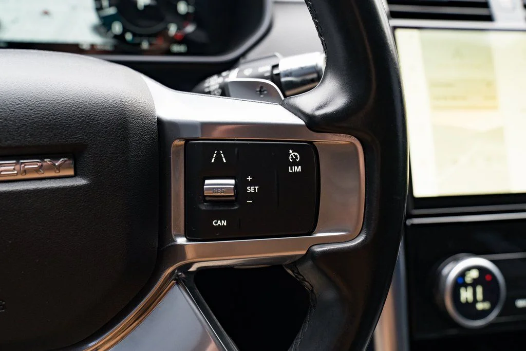Used 2021 Black Land Rover S R-Dynamic image 15