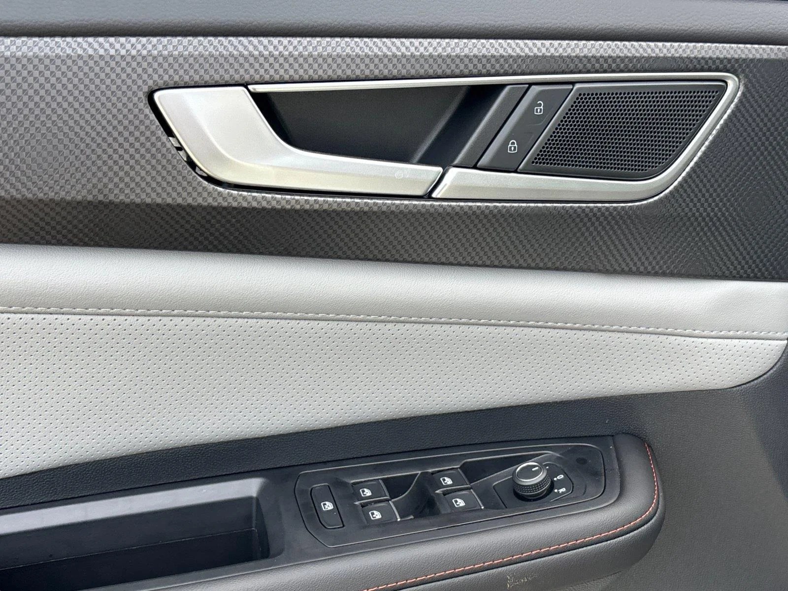 New 2025 Pure White Volkswagen 2.0T Peak Edition image 14