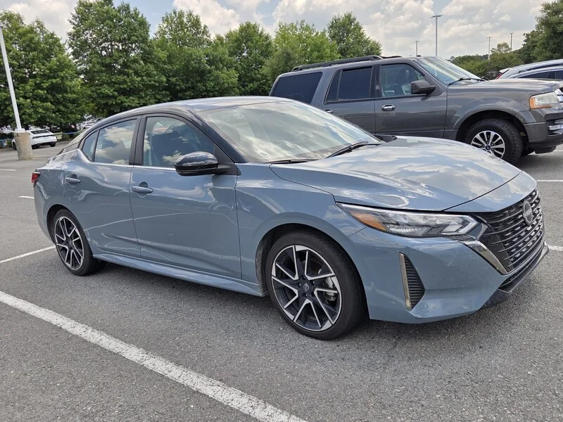 Used 2025 Gray Metallic NISSAN SR image 3