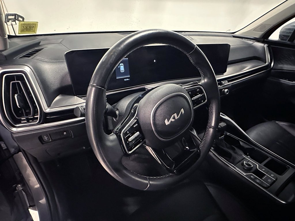 Used 2024 Silver Kia S image 23