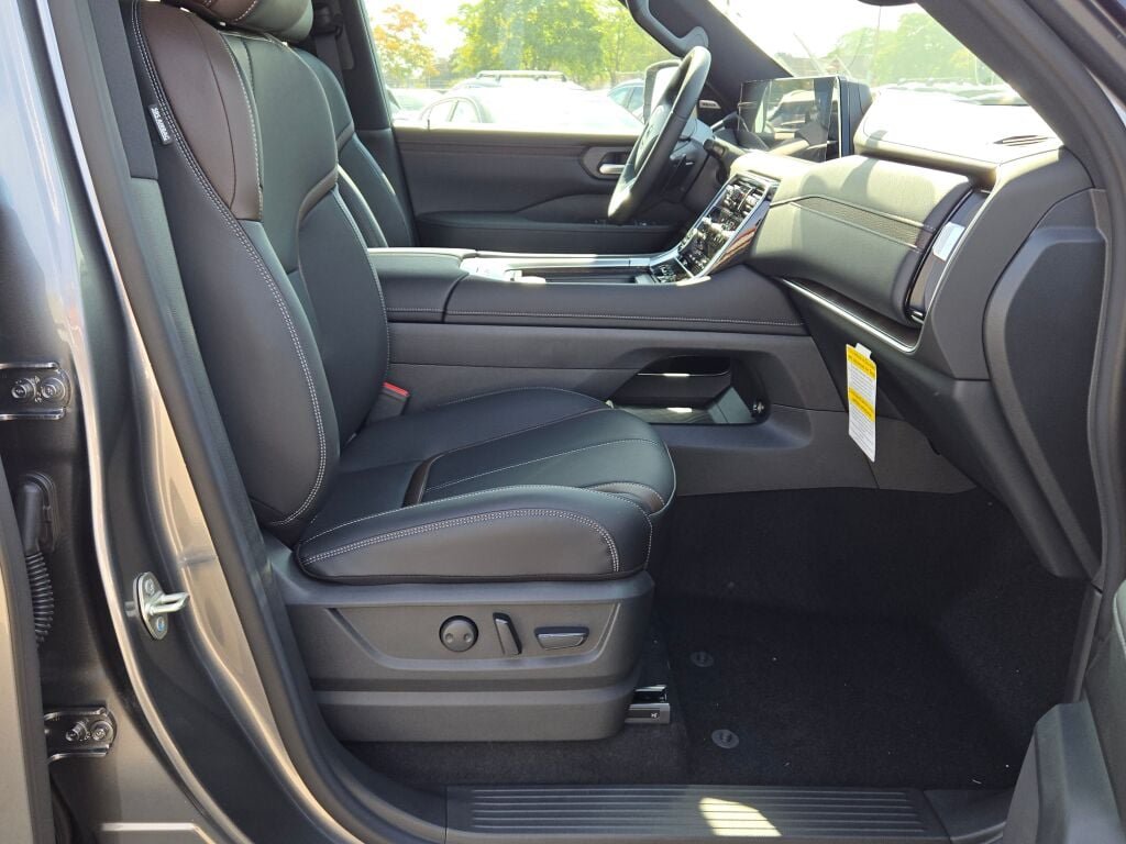 2026 Nissan Armada SL - Photo 6