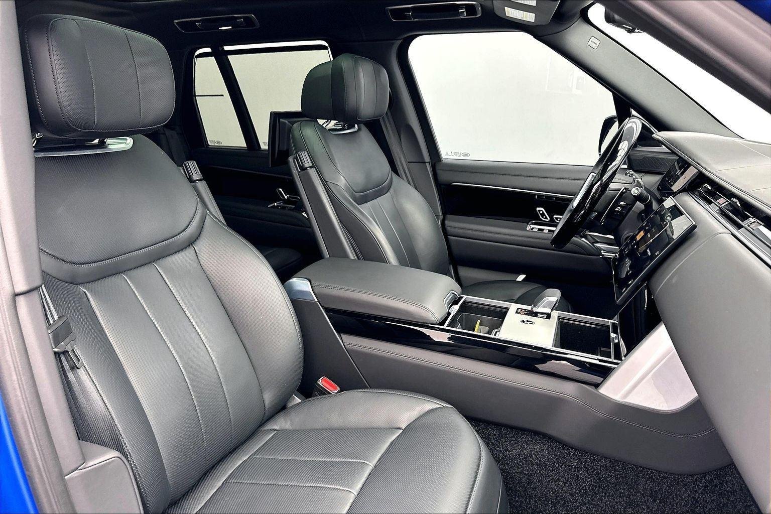 Used 2025 Velocity Blue in Satin Finish Land Rover Autobiography image 27