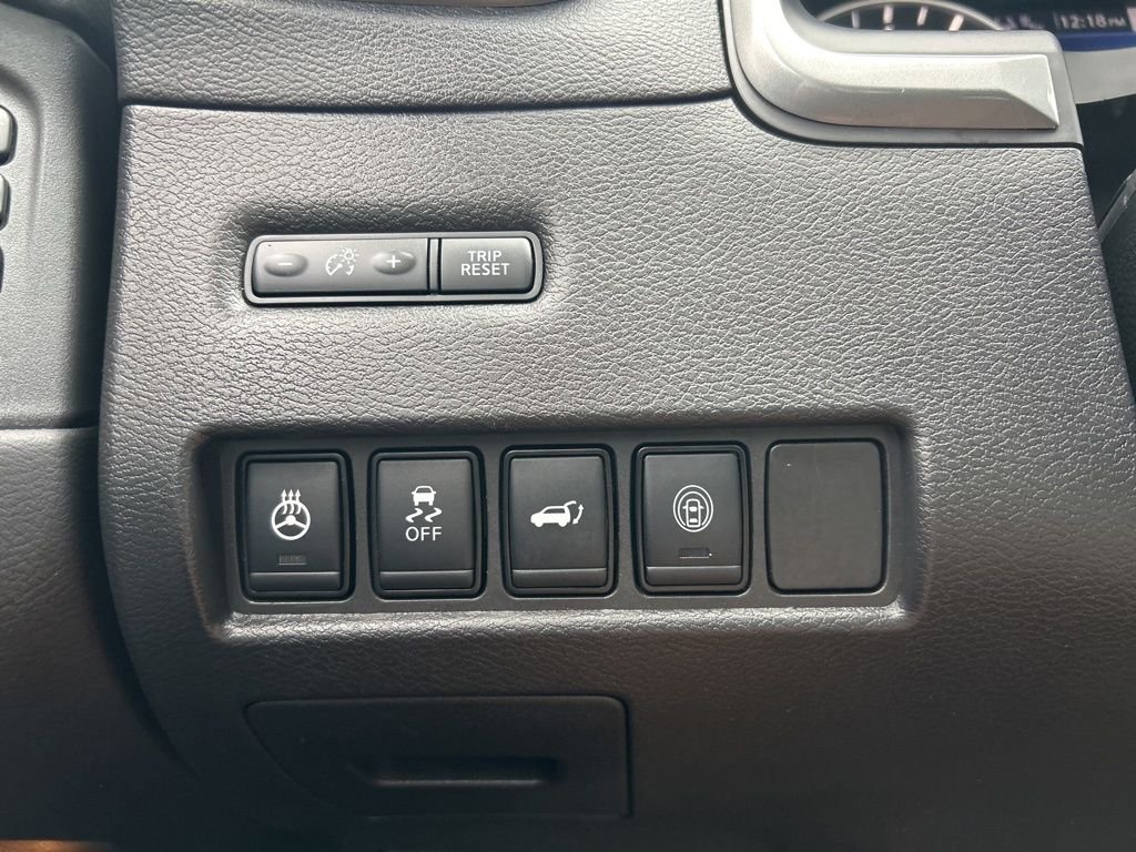 Used 2024 Gray Nissan SL image 31
