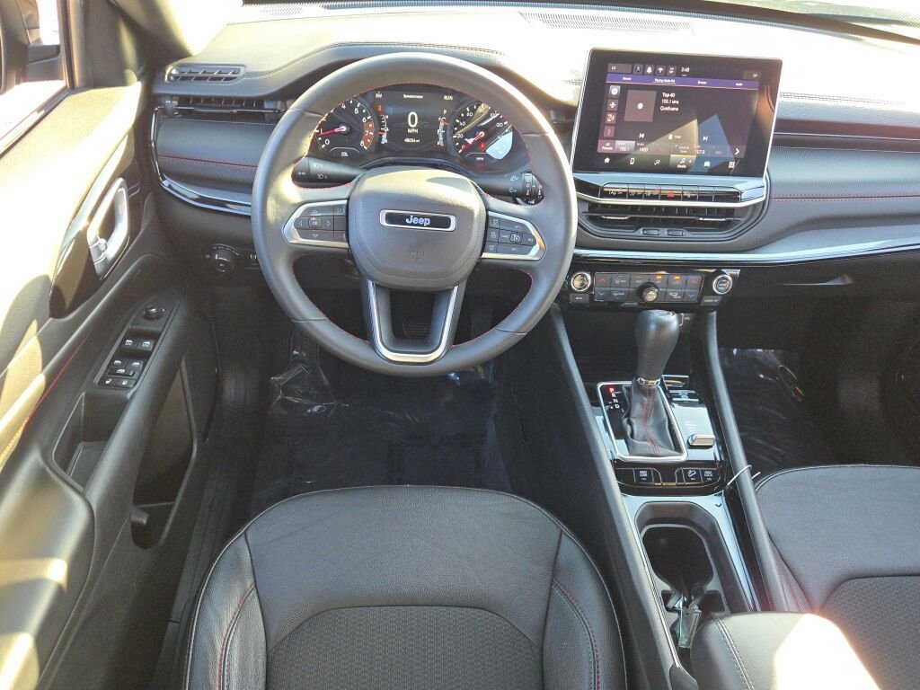 Used 2024 Silver Jeep Trailhawk image 17
