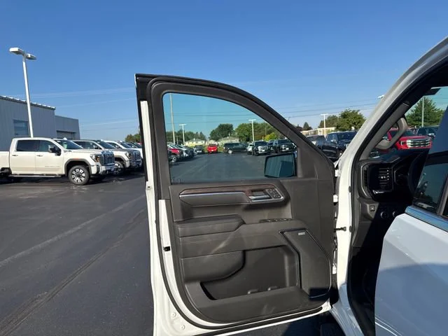 2026 GMC Sierra 1500 SLT - Photo 12