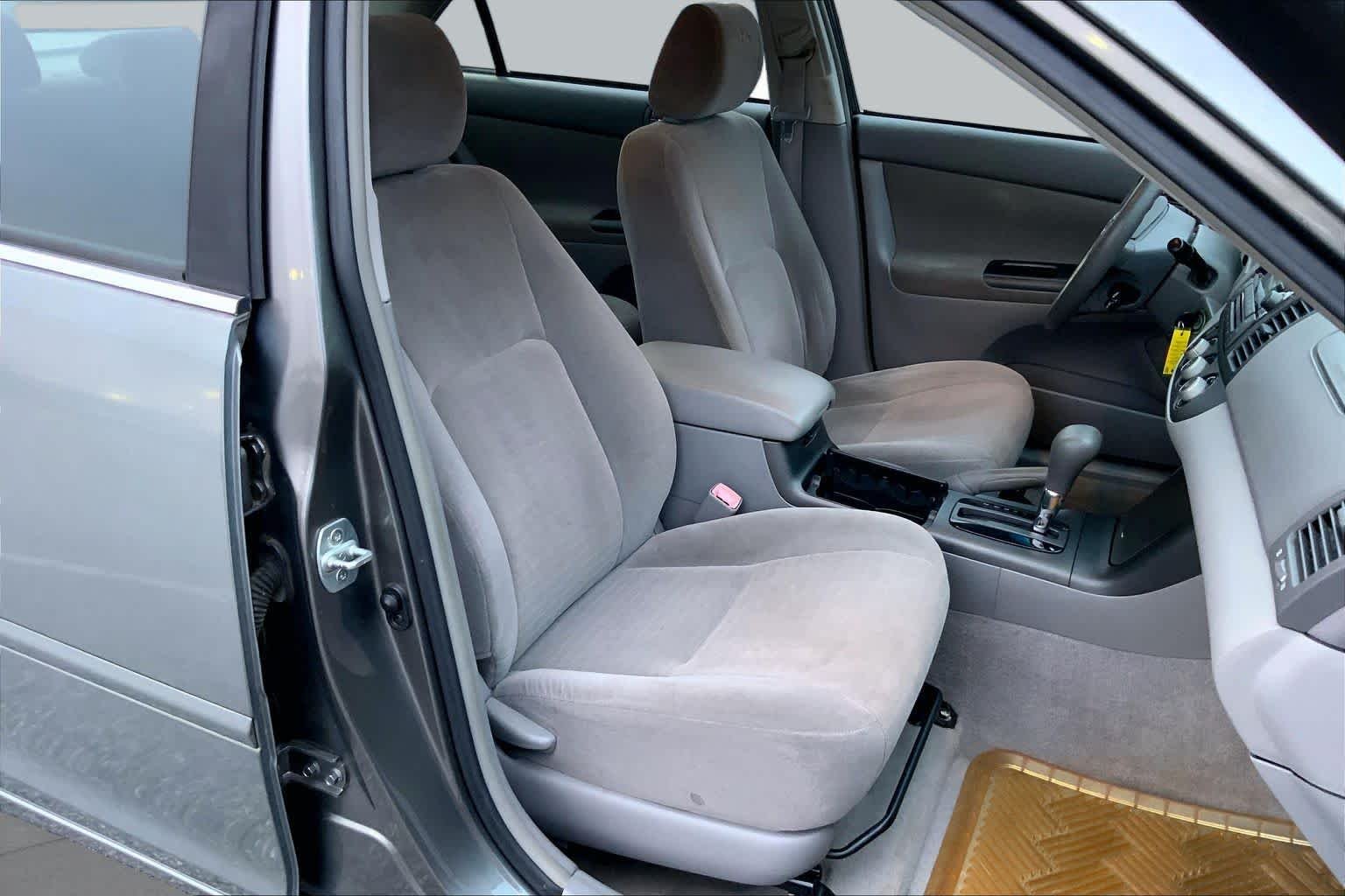 Used 2005 Phantom Gray Pearl Toyota STD image 7