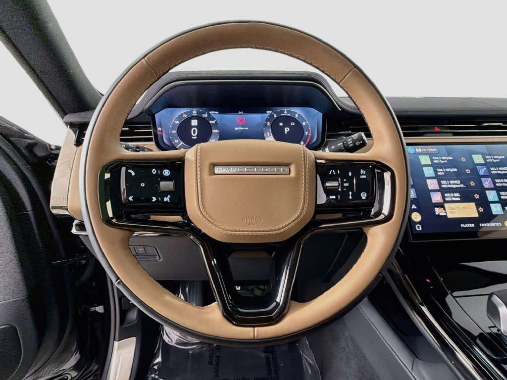 Used 2026 Black Land Rover Dynamic SE image 11