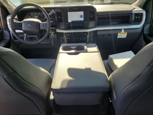 New 2027 Oxford White Ford XL 4WD CREW CAB image 14