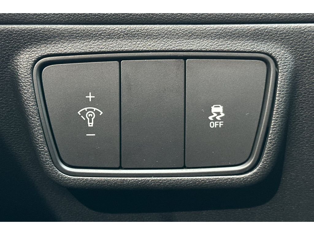 Used 2022 Phantom Black Hyundai SEL image 43