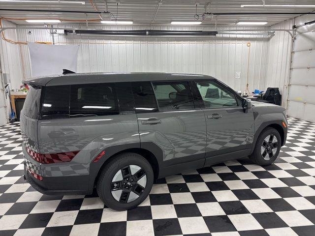 New 2026 Gray Hyundai SE image 3