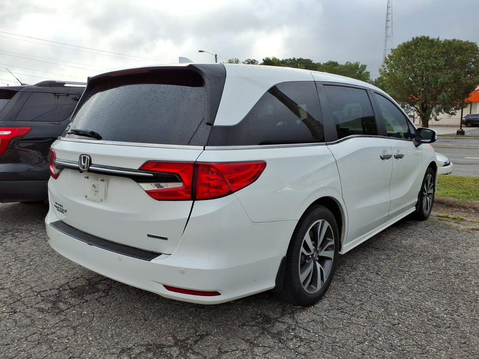 Used 2021 Platinum White Pearl Honda Touring image 6