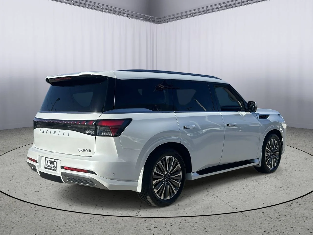 New 2027 Radiant White INFINITI LUXE image 9