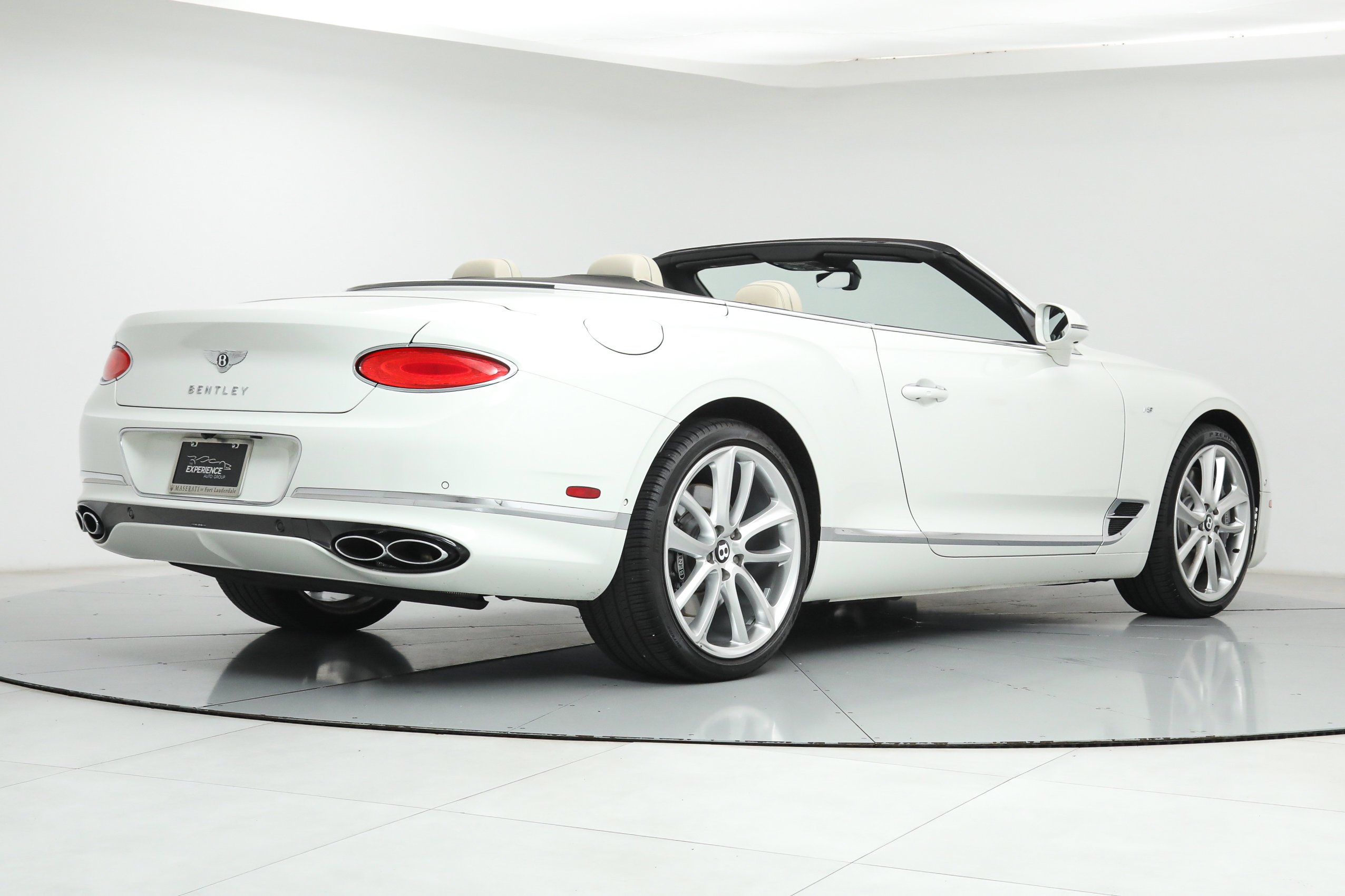 Used 2022 White Bentley GT V8 Convertible image 6