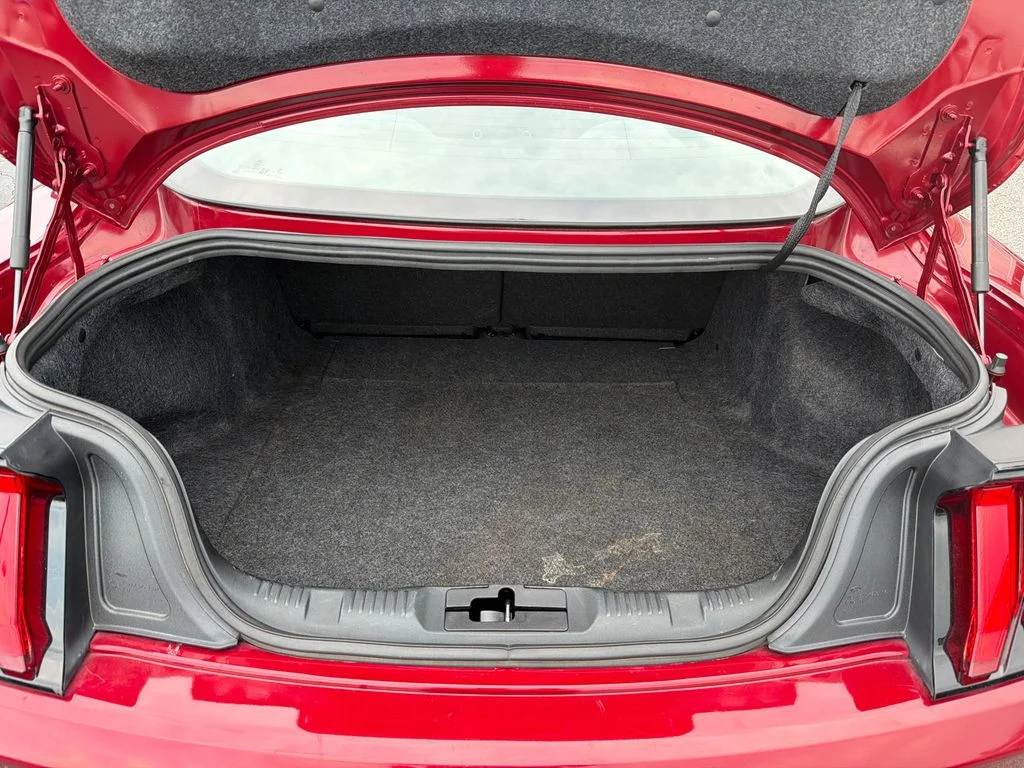Used 2018 Red Ford GT image 17