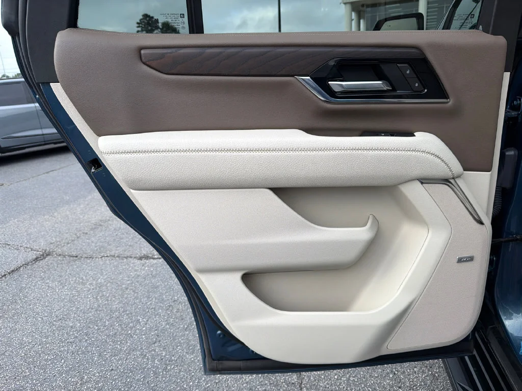 Used 2025 Blue GMC Denali image 22