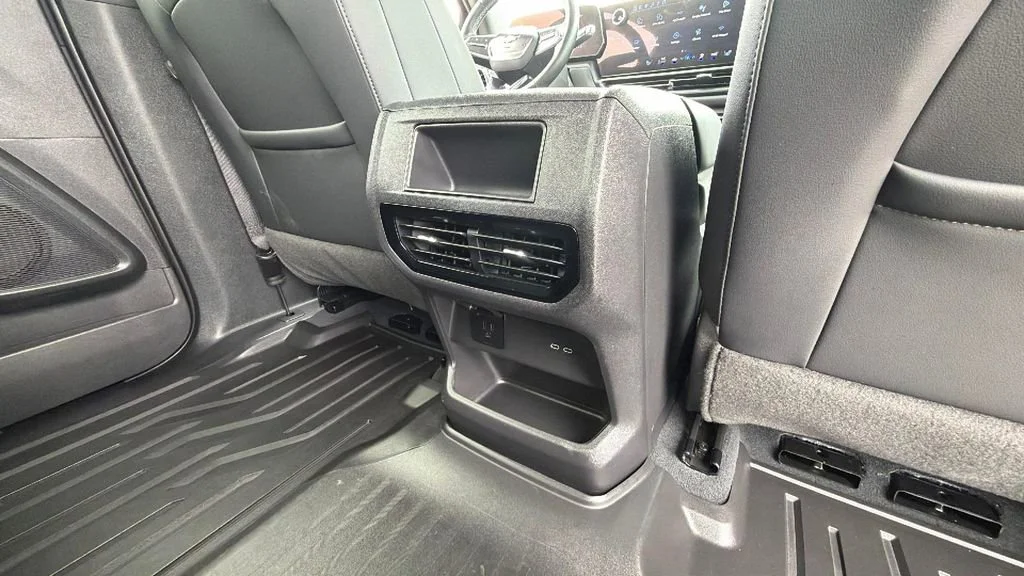 Used 2026 Blue Smoke Metallic Chevrolet LT - Standard Range image 32