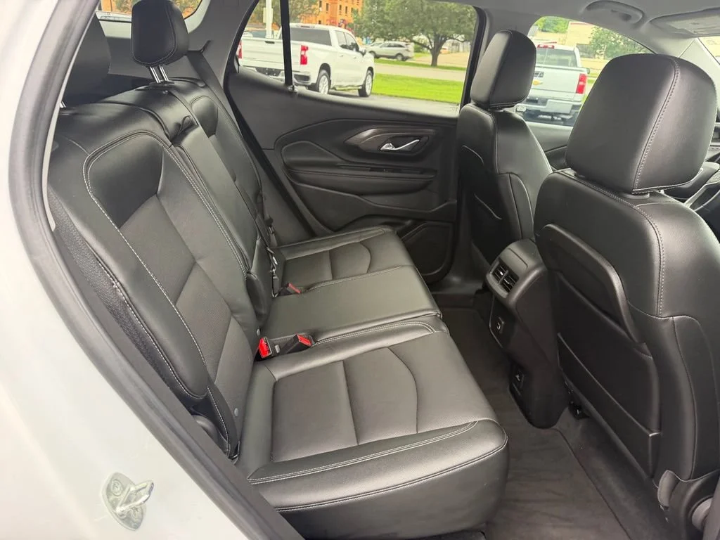 Used 2023 Summit White GMC SLT image 31