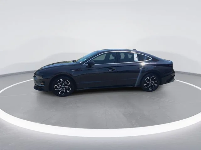 Used 2025 Blue Hyundai SEL image 5