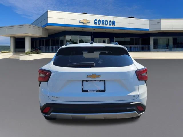 Used 2024 Summit White Chevrolet LT image 4