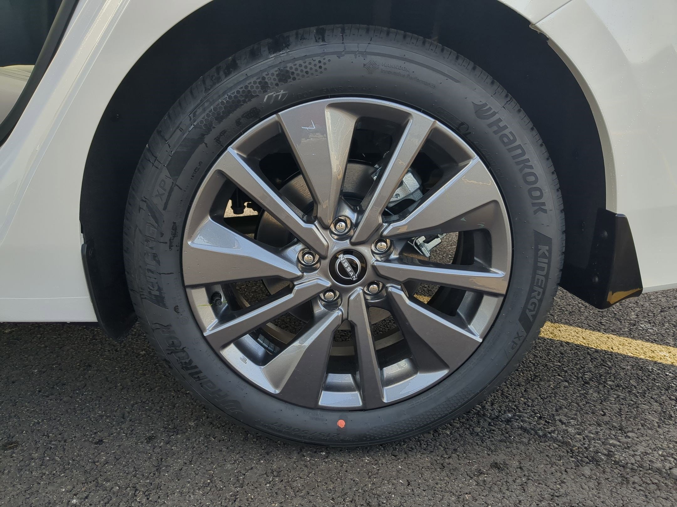 New 2026 Aspen White Tricoat Nissan SL image 15