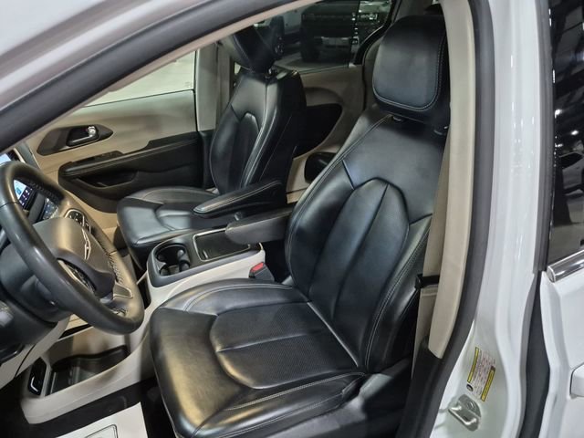 Used 2023 Bright White Clearcoat Chrysler Touring L image 18