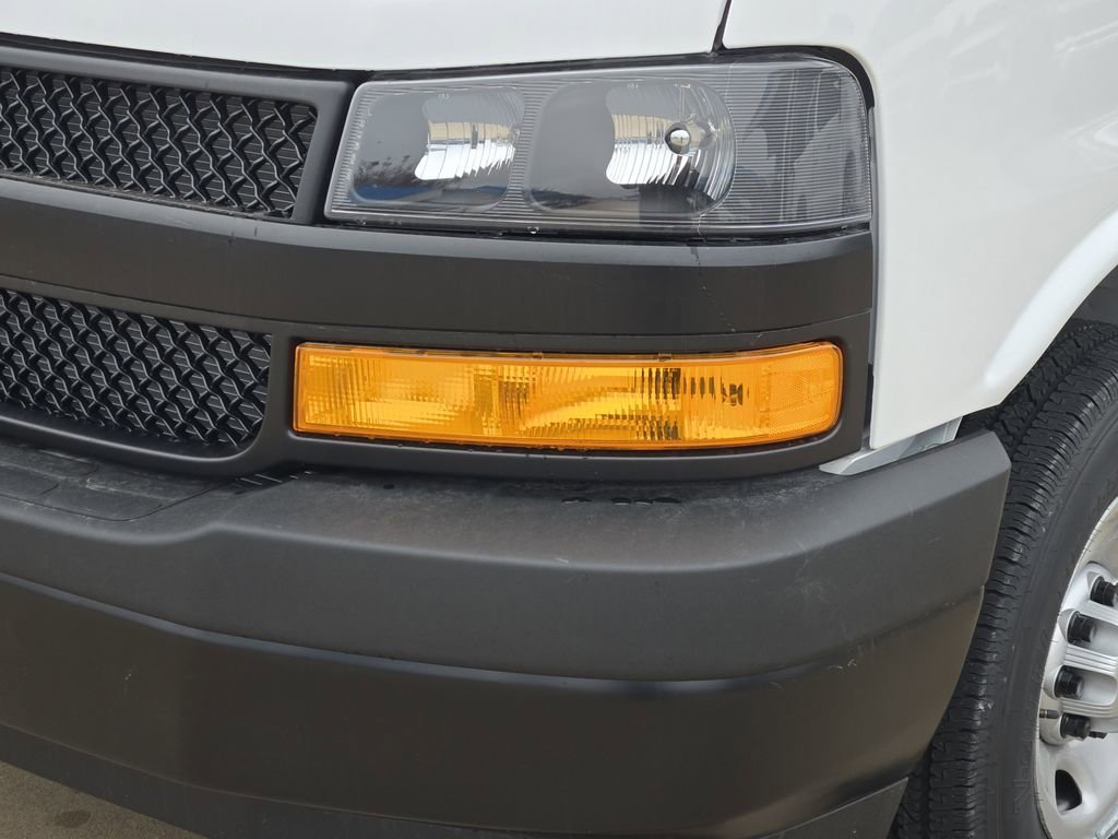 2025 Chevrolet Express Cargo Work Van - Photo 24