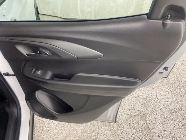 Used 2025 White Chevrolet LT image 19
