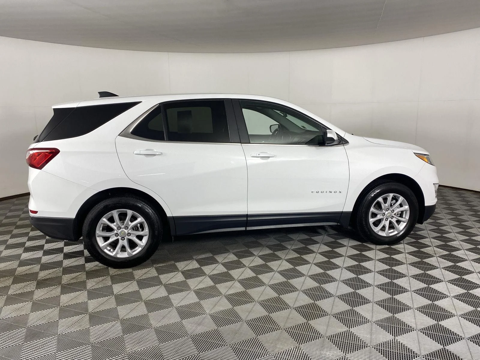 Used 2021 Summit White Chevrolet LT image 8