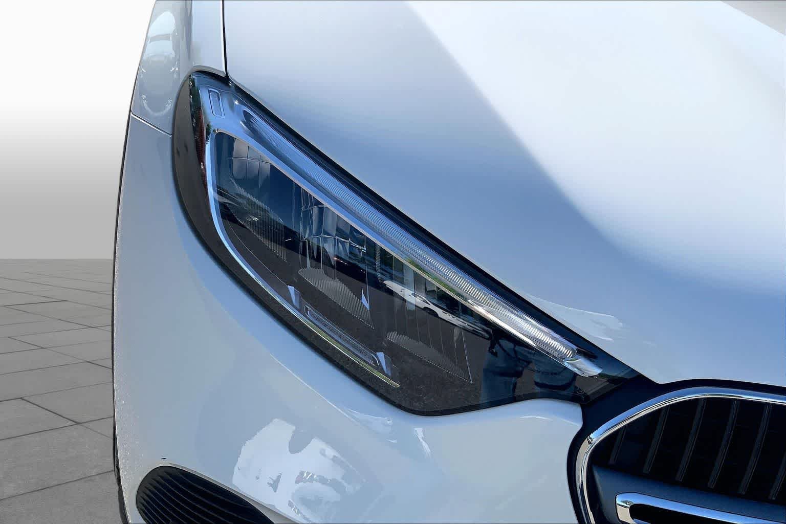 Certified Used 2026 Polar White Mercedes-Benz GLC 300 image 26