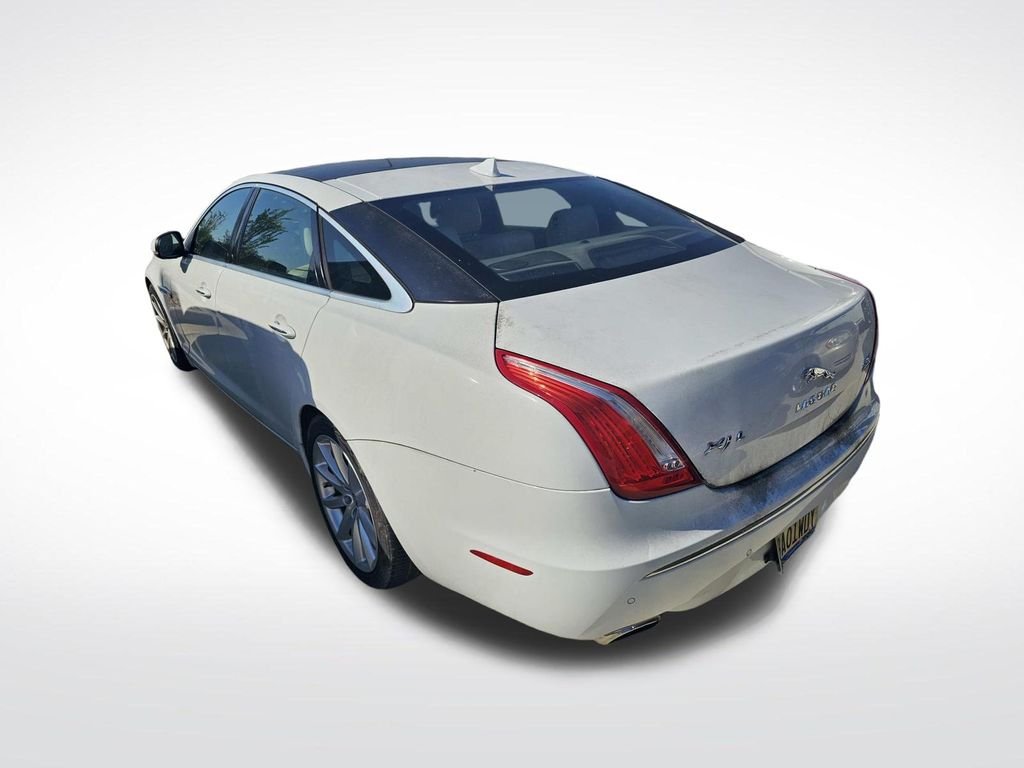Used 2013 White Jaguar XJL Portfolio image 12