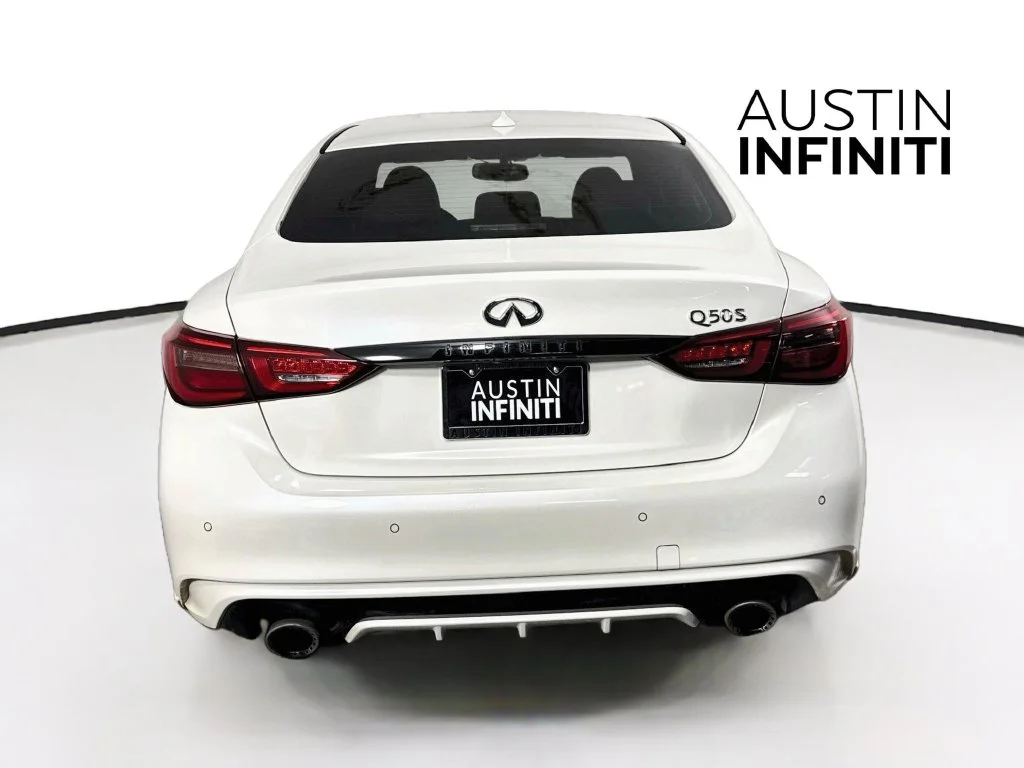 Certified Used 2023 White INFINITI Red Sport 400 image 9