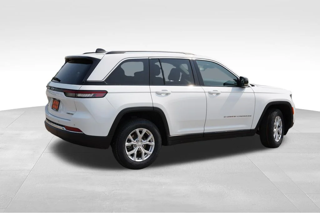 Used 2023 White Jeep Limited image 4