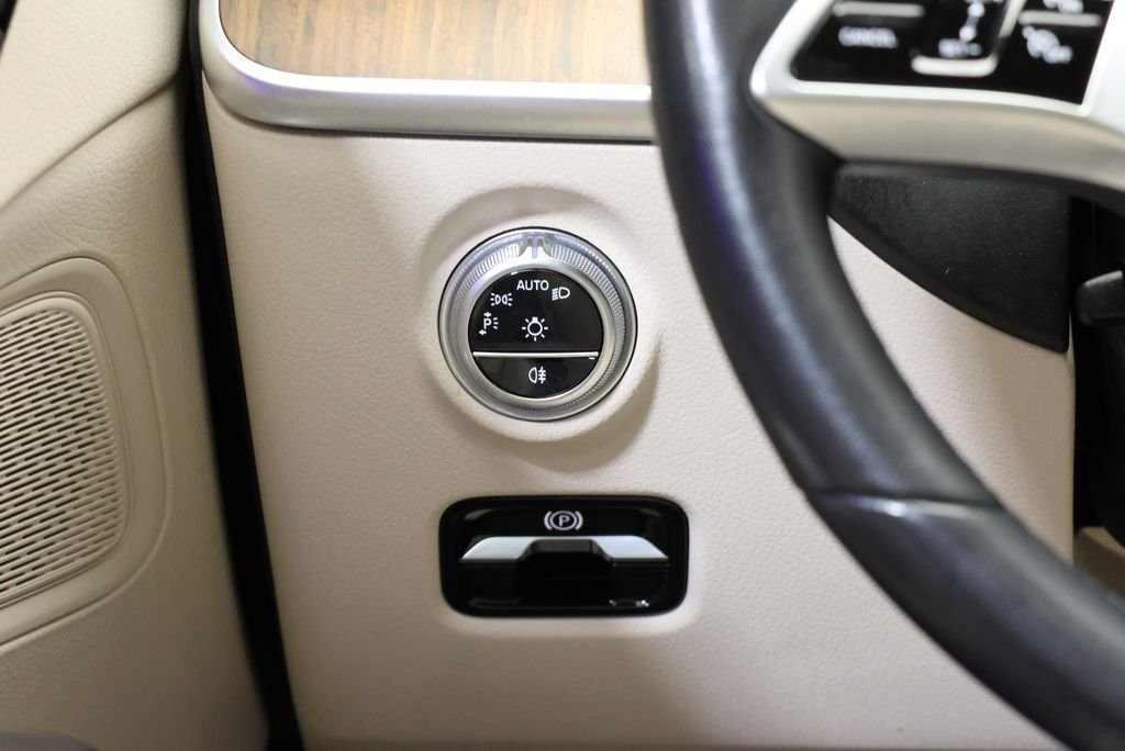 Certified Used 2023 Polar White Mercedes-Benz C 300 image 19