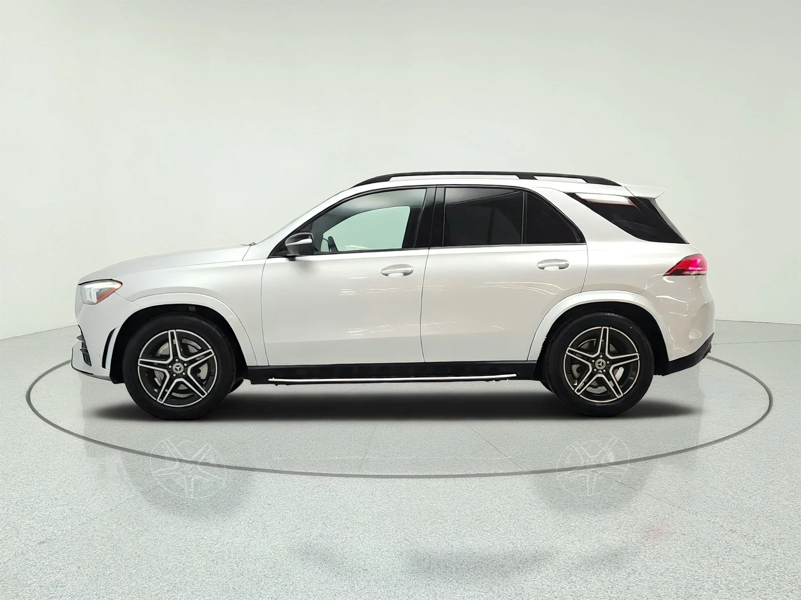 Used 2021 Iridium Silver Metallic Mercedes-Benz GLE 350 4MATIC® SUV image 8