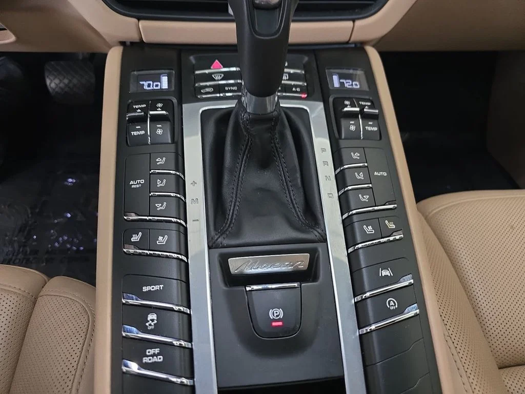 2021 Porsche Macan S - Photo 16