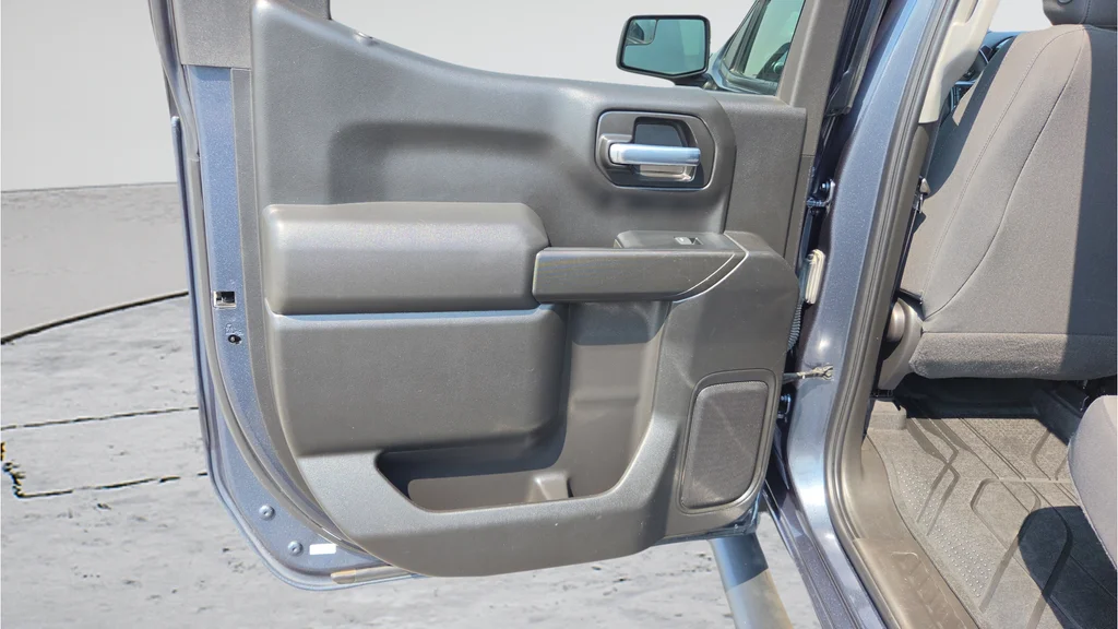 Used 2021 Gray Chevrolet Custom image 46
