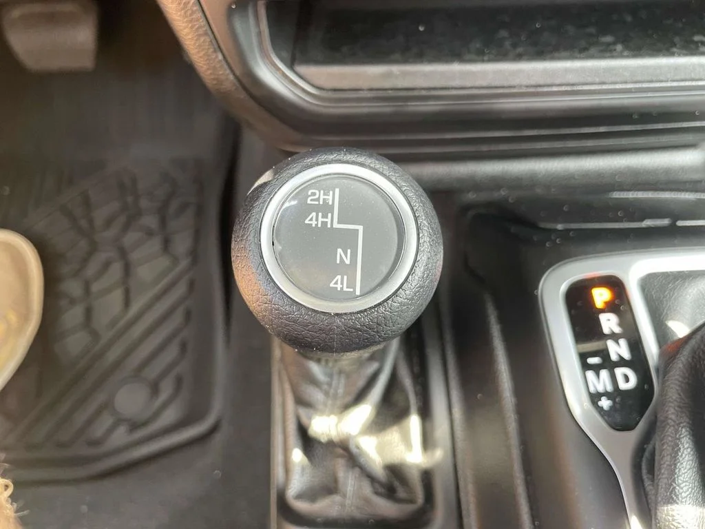 Certified Used 2018 Granite Crystal Clearcoat Metallic Jeep Unlimited Sport image 23