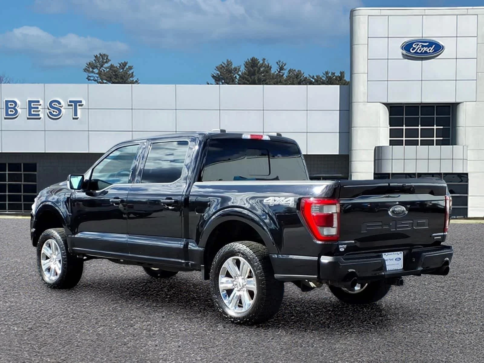 Used 2023 Agate Black Ford LARIAT image 4