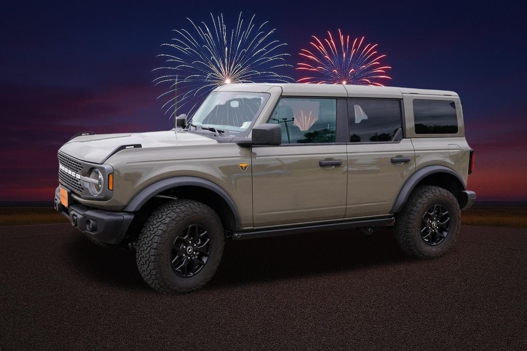 Used 2025 Gray Ford Badlands image 12