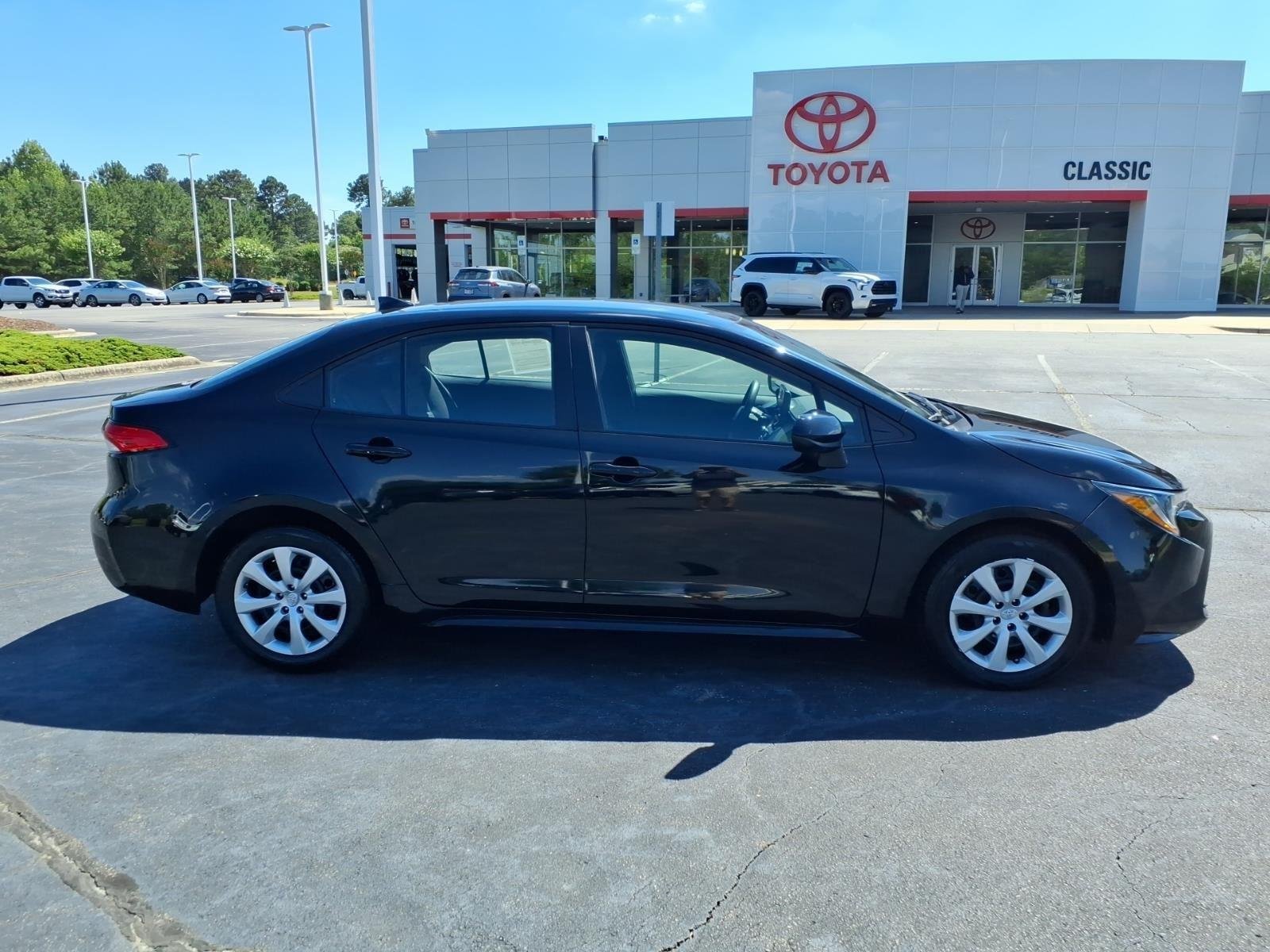 Used 2024  Toyota LE image 9