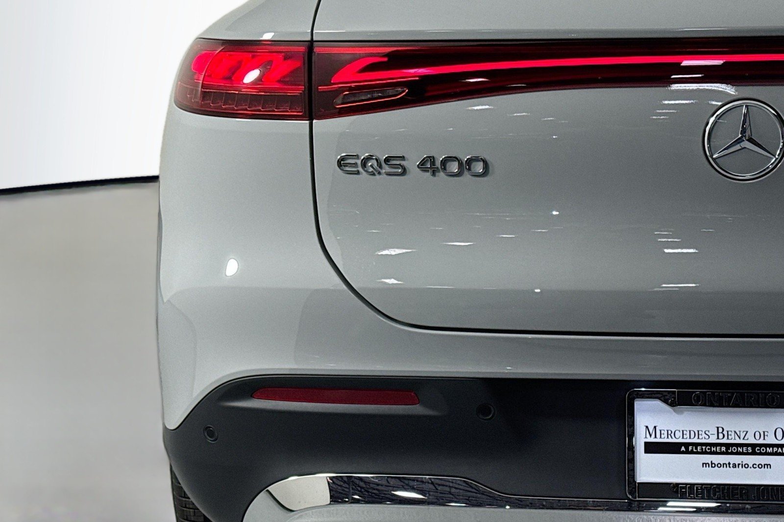 New 2026 MANUFAKTUR Alpine Grey Mercedes-Benz EQS 400 4MATIC® SUV image 14