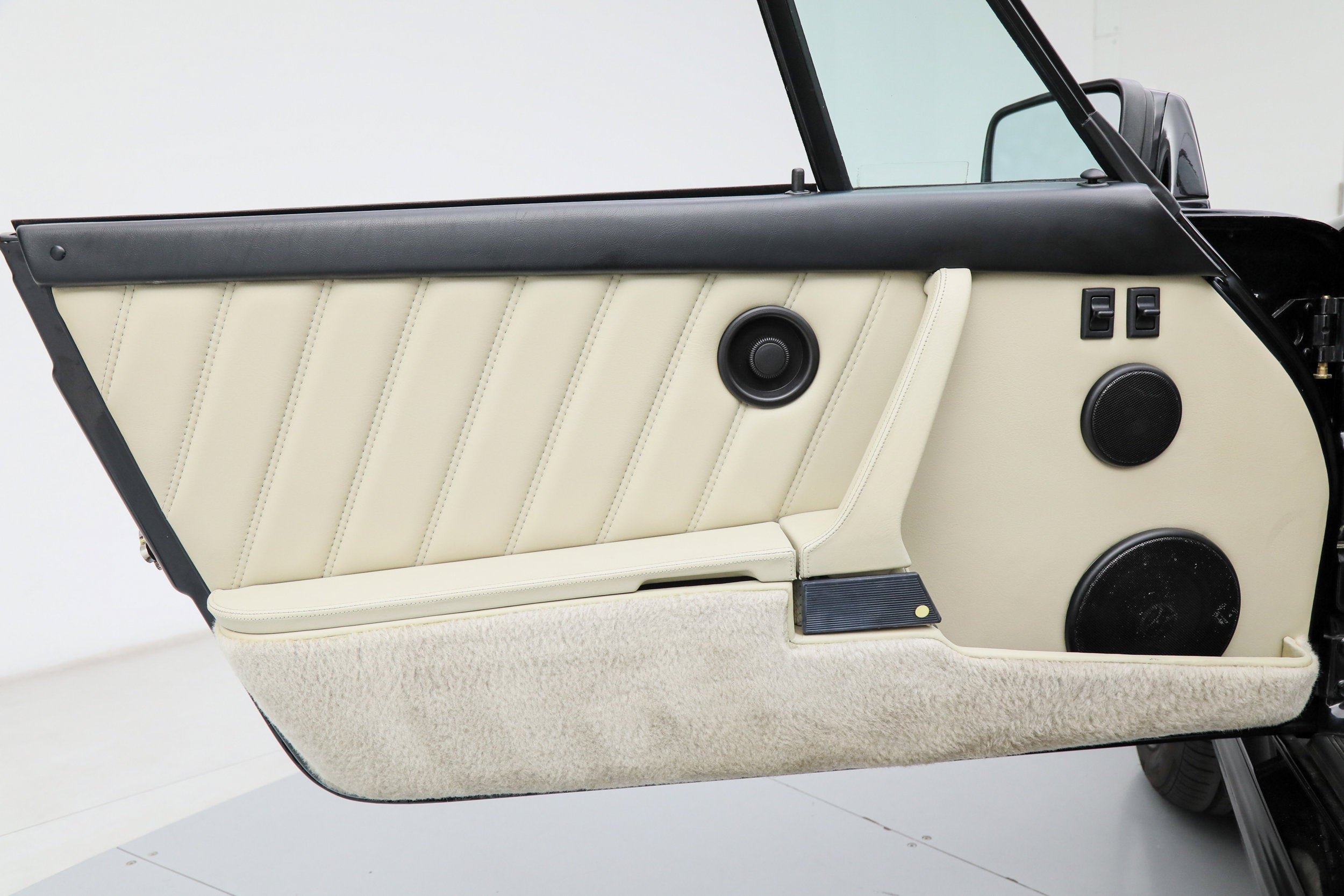 Used 1989 Black Porsche Turbo Cabriolet Slantnose image 43