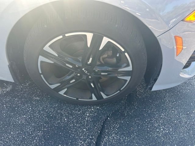 Used 2022 Wolf Gray Kia GT-Line image 5