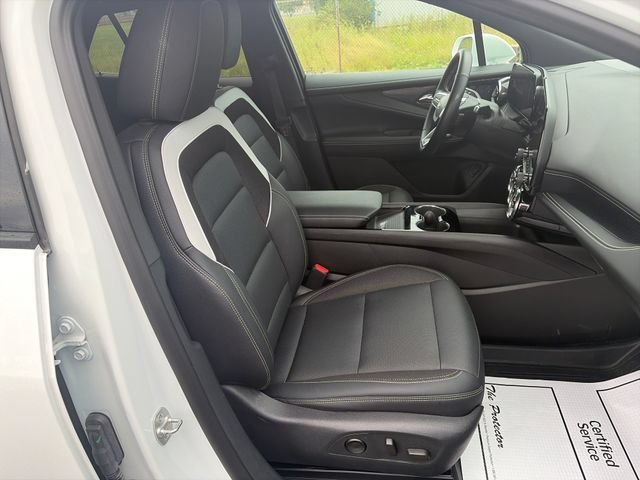 Used 2024 Summit White Chevrolet LT image 28