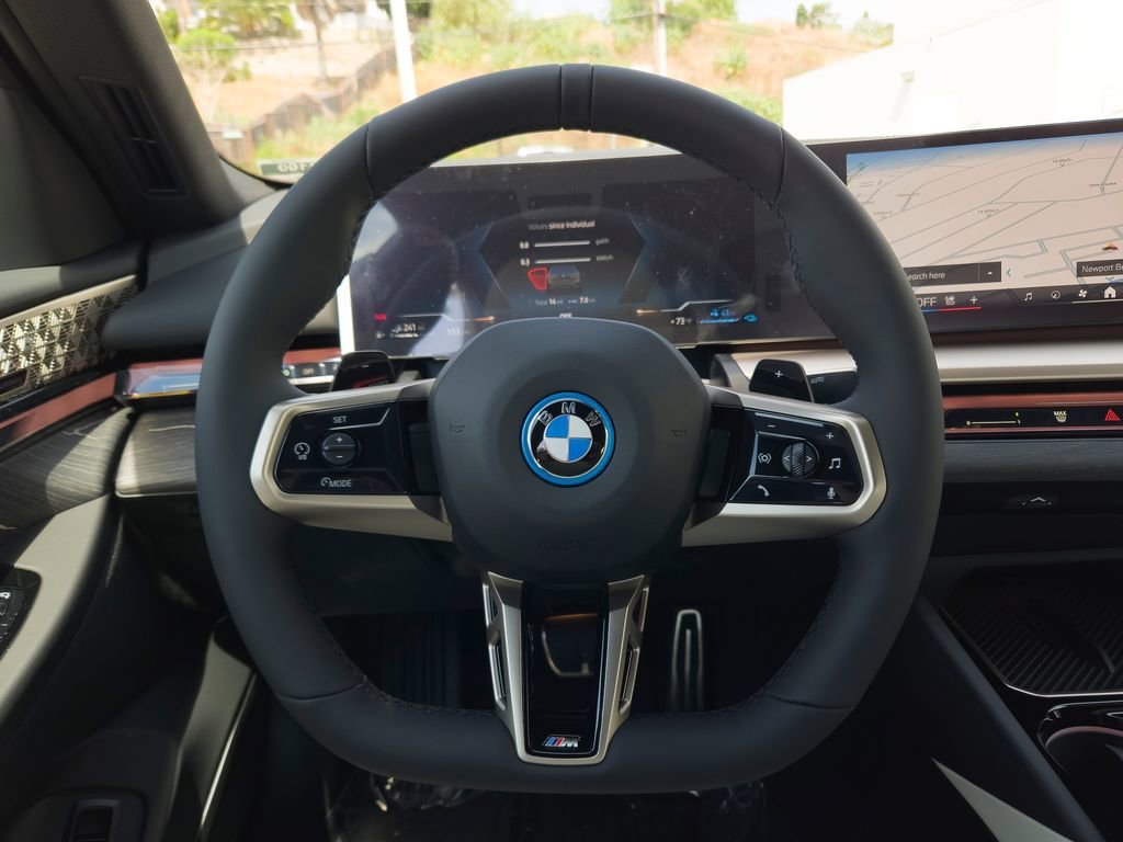 New 2026 Cape York Green Metallic BMW 550e xDrive image 14