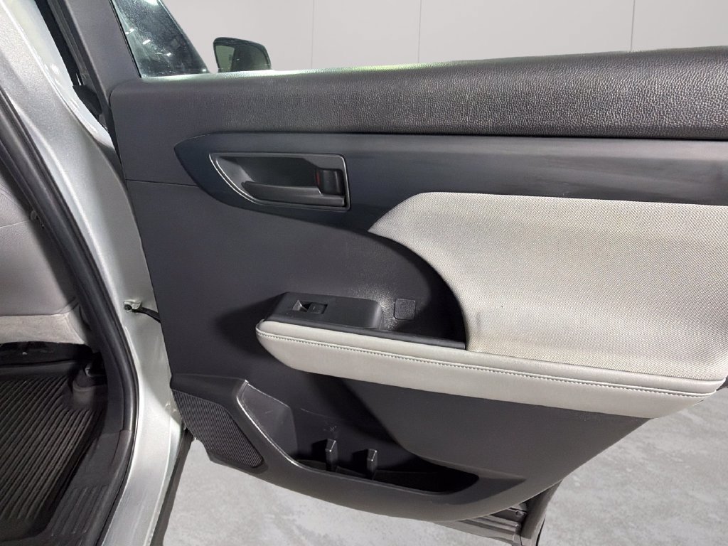 Used 2022 Silver Toyota L image 32