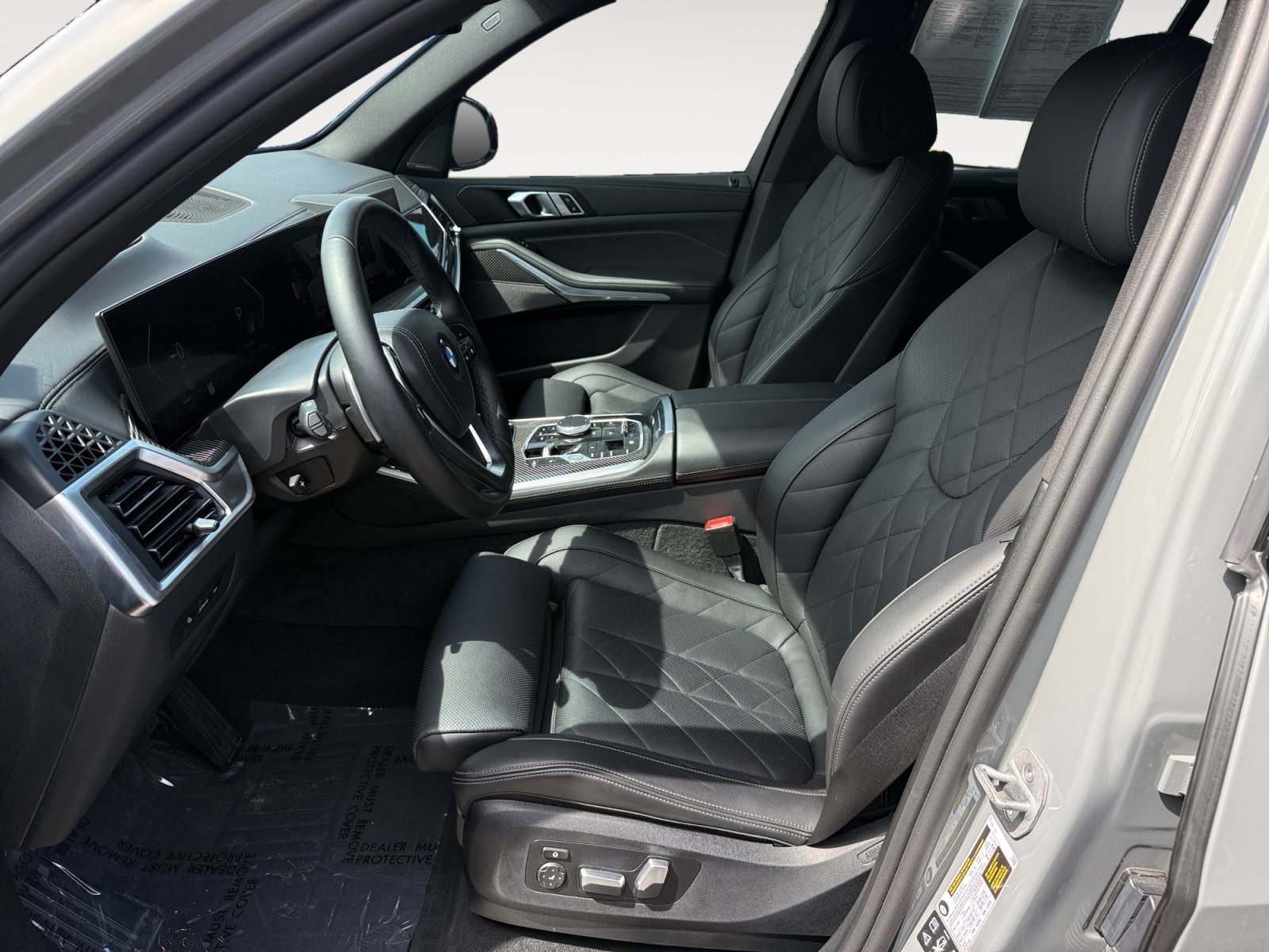 Used 2025 Gray BMW xDrive40i image 10